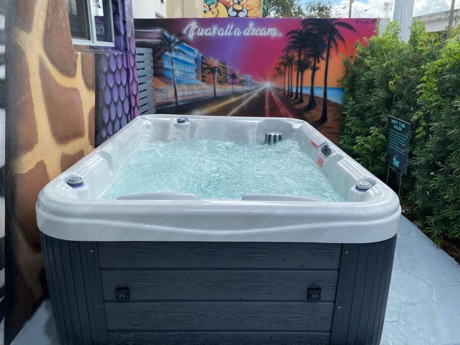 Cozy & Colorful Miami Art Canvas W/Hottub & Murals Exterior foto